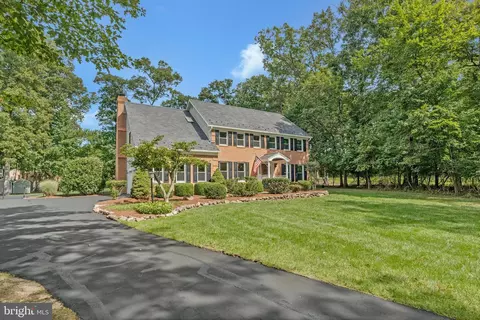 Exterior - 116 Lake Dr, Sterling, VA 20164 photo 6 of 7