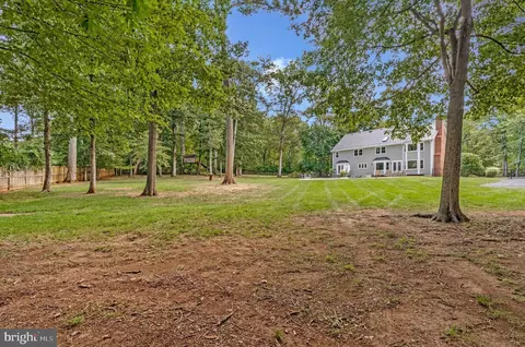 Exterior - 116 Lake Dr, Sterling, VA 20164 photo 7 of 7
