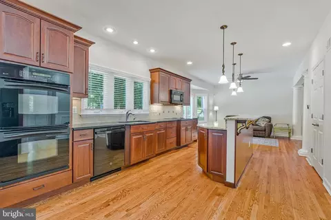 Kitchen - 116 Lake Dr, Sterling, VA 20164 photo 1 of 2