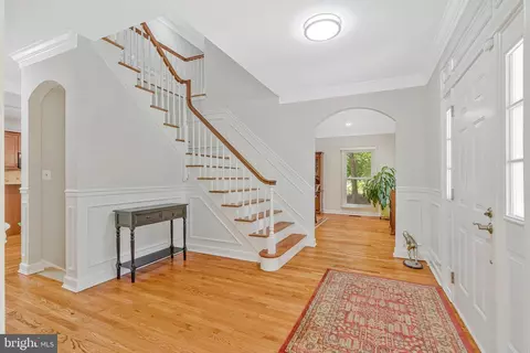 Entry Way - 116 Lake Dr, Sterling, VA 20164 photo 3 of 9