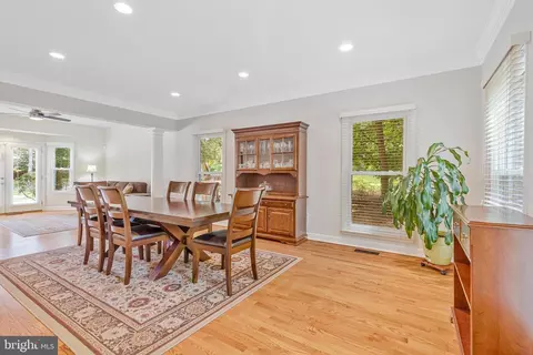 Dining - 116 Lake Dr, Sterling, VA 20164 photo 3 of 3
