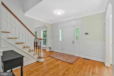Entry Way - 116 Lake Dr, Sterling, VA 20164 photo 2 of 9