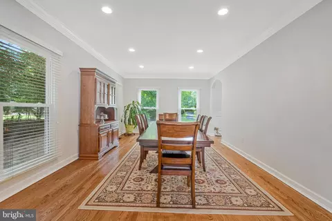 Dining - 116 Lake Dr, Sterling, VA 20164 photo 1 of 3