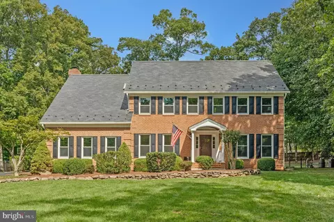 116 Lake Dr, Sterling, VA 20164