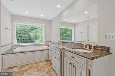 Bath - 116 Lake Dr, Sterling, VA 20164 photo 1 of 5