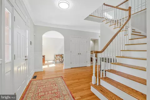 Entry Way - 116 Lake Dr, Sterling, VA 20164 photo 4 of 9