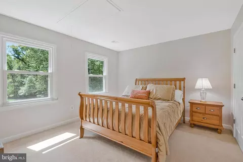 Bedroom - 116 Lake Dr, Sterling, VA 20164 photo 2 of 4