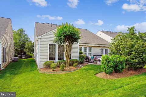 Exterior - 44484 Blueridge Meadows Dr, Ashburn, VA 20147 photo 6 of 9