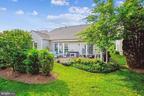 Exterior - 44484 Blueridge Meadows Dr, Ashburn, VA 20147 photo 4 of 9