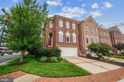 18512 Bear Creek Ter, Leesburg, VA 20176