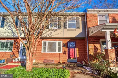 44 Sydnor St, Hamilton, VA 20158