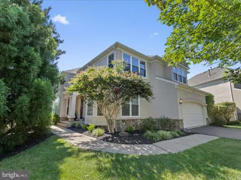 Exterior - 43036 Hedgeapple Ct, Ashburn, VA 20147 photo 3 of 14
