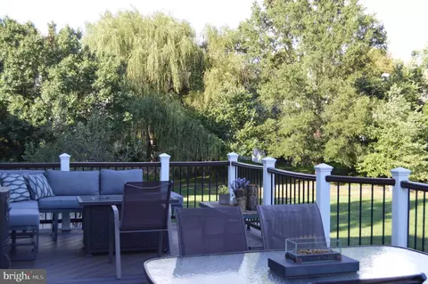 Exterior - 43036 Hedgeapple Ct, Ashburn, VA 20147 photo 5 of 14