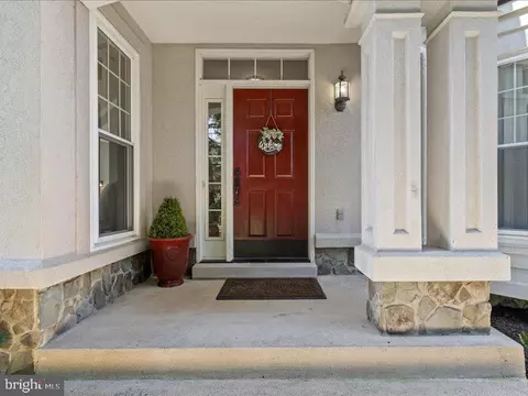 Exterior - 43036 Hedgeapple Ct, Ashburn, VA 20147 photo 6 of 14