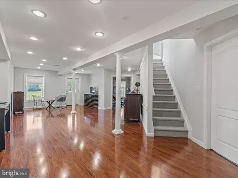 Entry Way - 43036 Hedgeapple Ct, Ashburn, VA 20147 photo 3 of 3