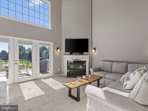 Living - 43036 Hedgeapple Ct, Ashburn, VA 20147 photo 1 of 6