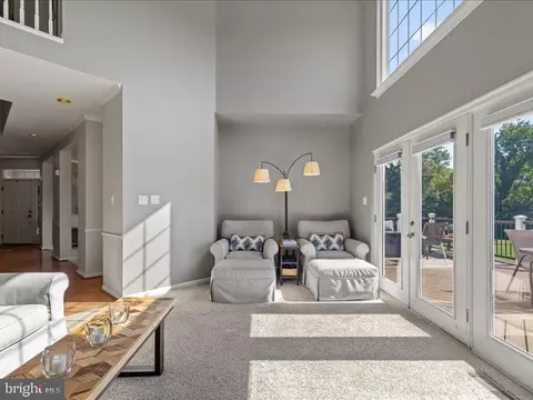 Living - 43036 Hedgeapple Ct, Ashburn, VA 20147 photo 2 of 6