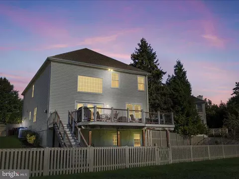 Exterior - 43036 Hedgeapple Ct, Ashburn, VA 20147 photo 10 of 14