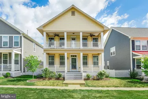 42984 Nashua St, Ashburn, VA 20147