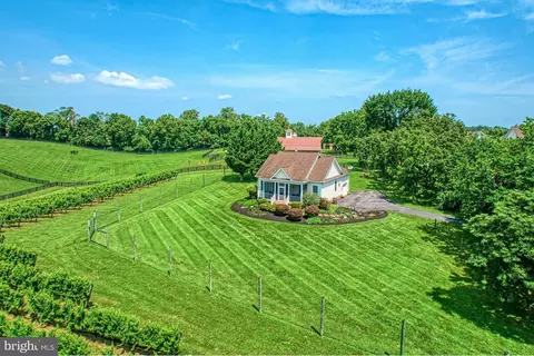 40954 Canter Ln, Paeonian Springs, VA 20129