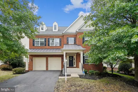 42628 Emperor Dr, Brambleton, VA 20148