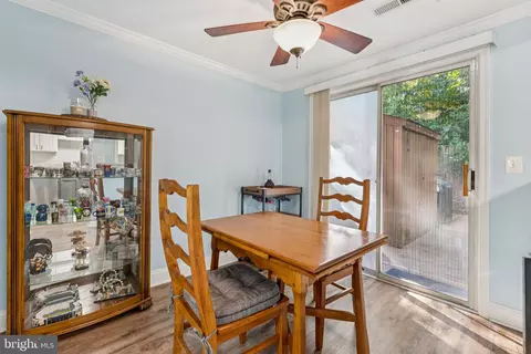 Dining - 33 Devon Ct, Sterling, VA 20165 photo 2 of 2