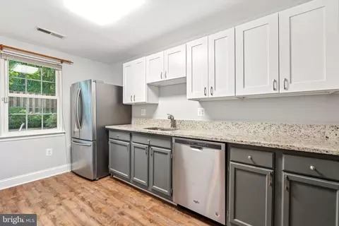 Kitchen - 33 Devon Ct, Sterling, VA 20165 photo 2 of 3