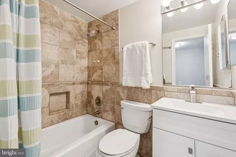 Bath - 33 Devon Ct, Sterling, VA 20165 photo 2 of 2