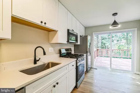 Kitchen - 43866 Laburnum Sq, Ashburn, VA 20147 photo 1 of 1