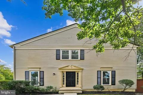 Exterior - 43866 Laburnum Sq, Ashburn, VA 20147 photo 4 of 5