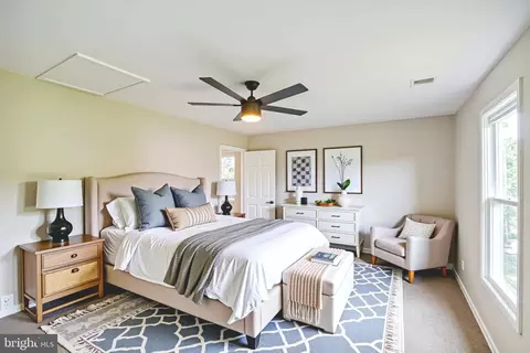Bedroom - 43866 Laburnum Sq, Ashburn, VA 20147 photo 4 of 4