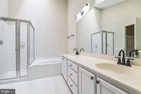 Bath - 43866 Laburnum Sq, Ashburn, VA 20147 photo 2 of 4