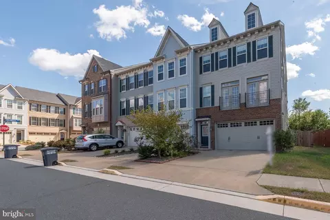 43361 Hominy Ter, Chantilly, VA 20152