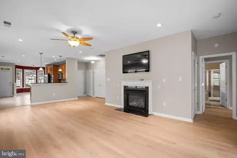 Living - 44357 Sunset Maple Dr, Ashburn, VA 20147 photo 3 of 6