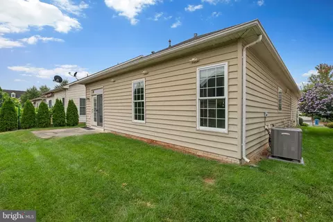 Exterior - 44357 Sunset Maple Dr, Ashburn, VA 20147 photo 3 of 6