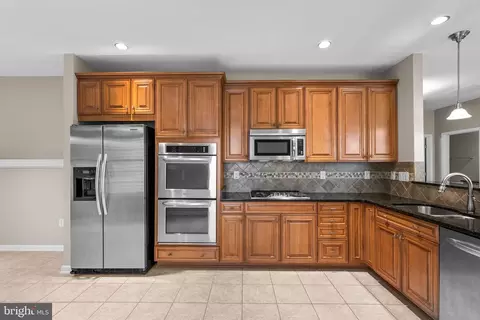 Kitchen - 44357 Sunset Maple Dr, Ashburn, VA 20147 photo 1 of 2