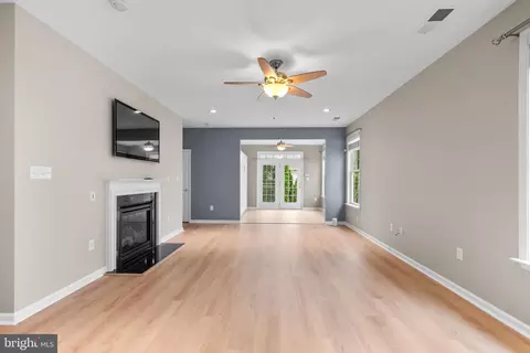 Living - 44357 Sunset Maple Dr, Ashburn, VA 20147 photo 1 of 6