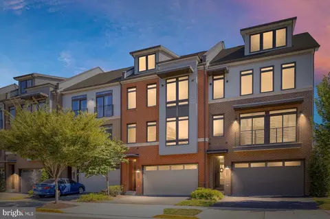 1310 White Feldspar Ter SE, Leesburg, VA 20175