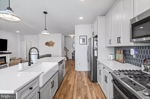 43270 Farringdon Sq, Broadlands, VA 20148