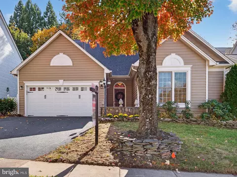 46809 Trailwood Pl, Sterling, VA 20165