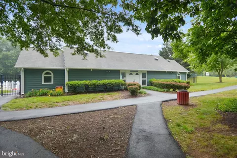 Exterior - 13 Braxton Dr, Sterling, VA 20165 photo 16 of 16