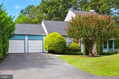 Exterior - 13 Braxton Dr, Sterling, VA 20165 photo 2 of 16