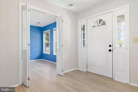 Entry Way - 13 Braxton Dr, Sterling, VA 20165 photo 2 of 7