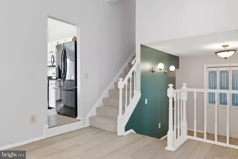 Entry Way - 13 Braxton Dr, Sterling, VA 20165 photo 6 of 7