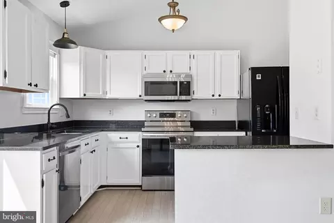 Kitchen - 13 Braxton Dr, Sterling, VA 20165 photo 1 of 3