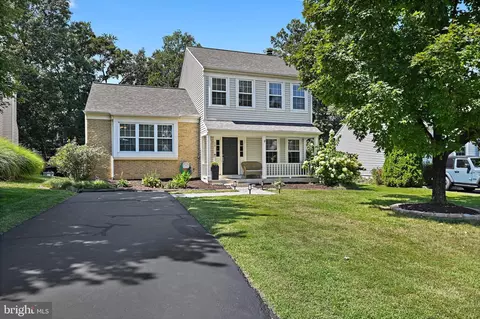 30 Bentley Dr, Sterling, VA 20165