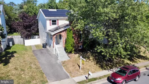409 N Argonne Ave N, Sterling, VA 20164