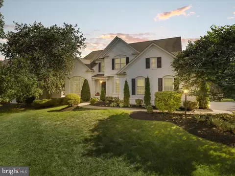 43769 Churchill Glen Dr, Chantilly, VA 20152