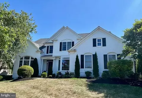43769 Churchill Glen Dr, Chantilly, VA 20152