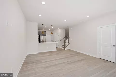Living - 44579 Strabane Ter, Ashburn, VA 20147 photo 3 of 6